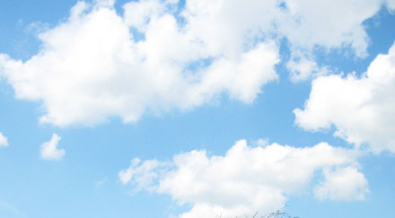 Nuages blancs vaporeux