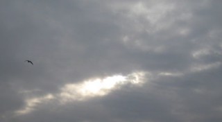 Éclaircie et nappe de nuages gris